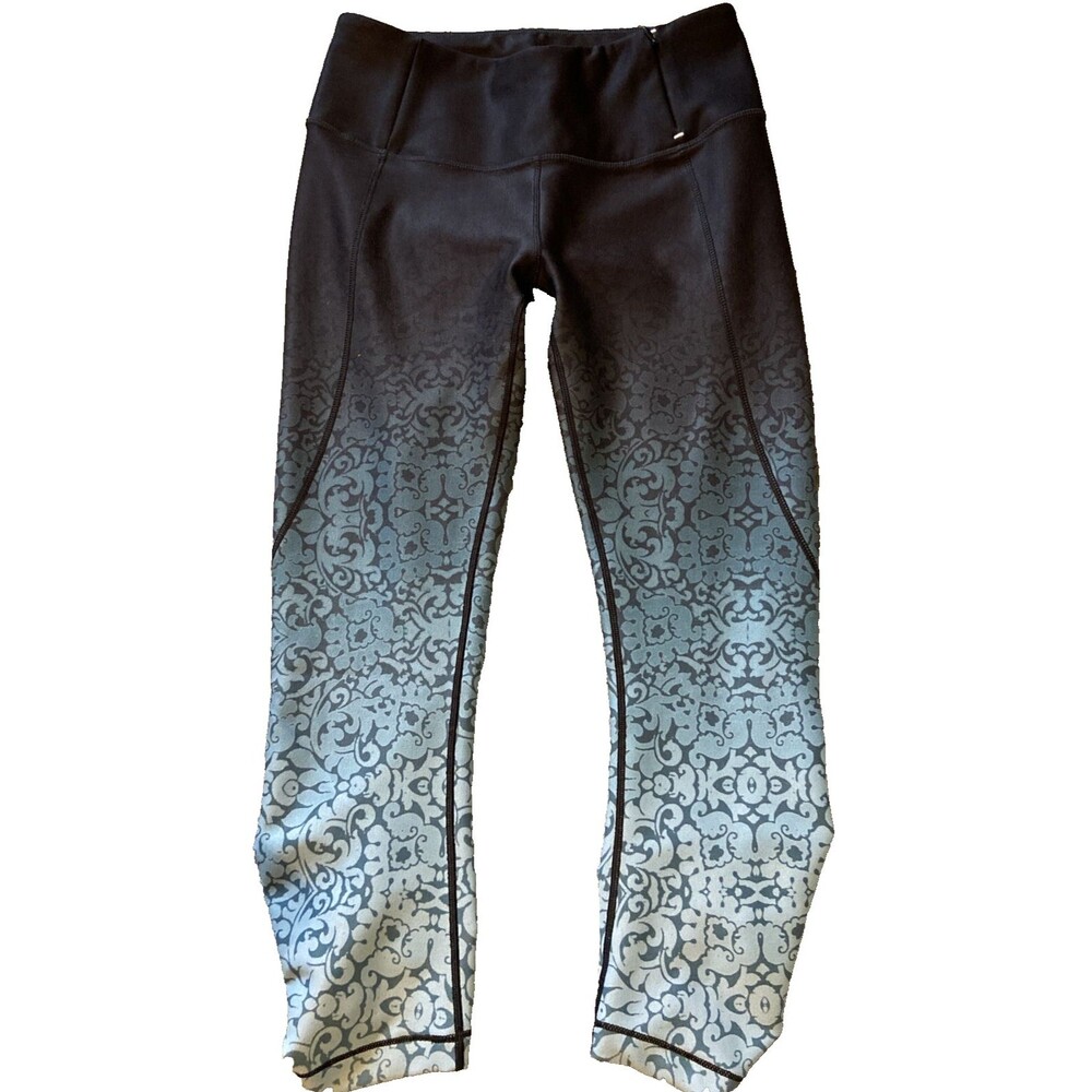 Calia By Carrie Underwood Women’s Capri Leggings, S, Blue Gray Ombre
